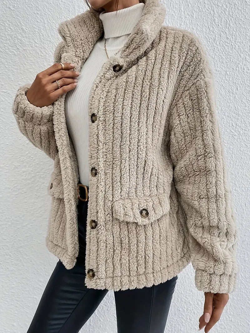 EB | Doppelseitige Strickjacke mit Samtknöpfen
