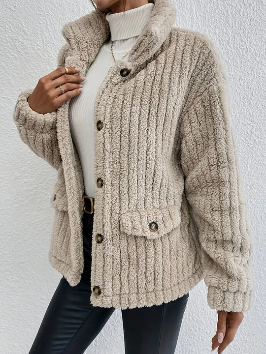 EB | Doppelseitige Strickjacke mit Samtknöpfen