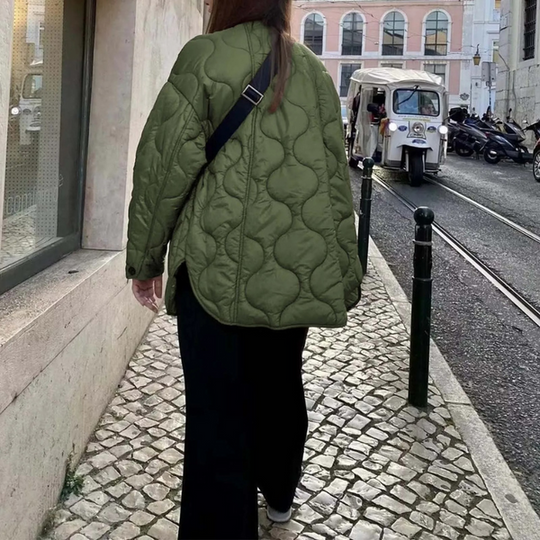 EB | Lässige Rundhals-Steppjacke mit Karomuster und großen Taschen Ideal für Herbst/Winter