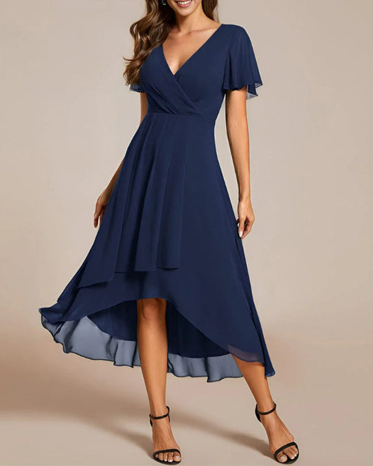 EB | Kleid mit V-Ausschnitt und Rüschenärmeln