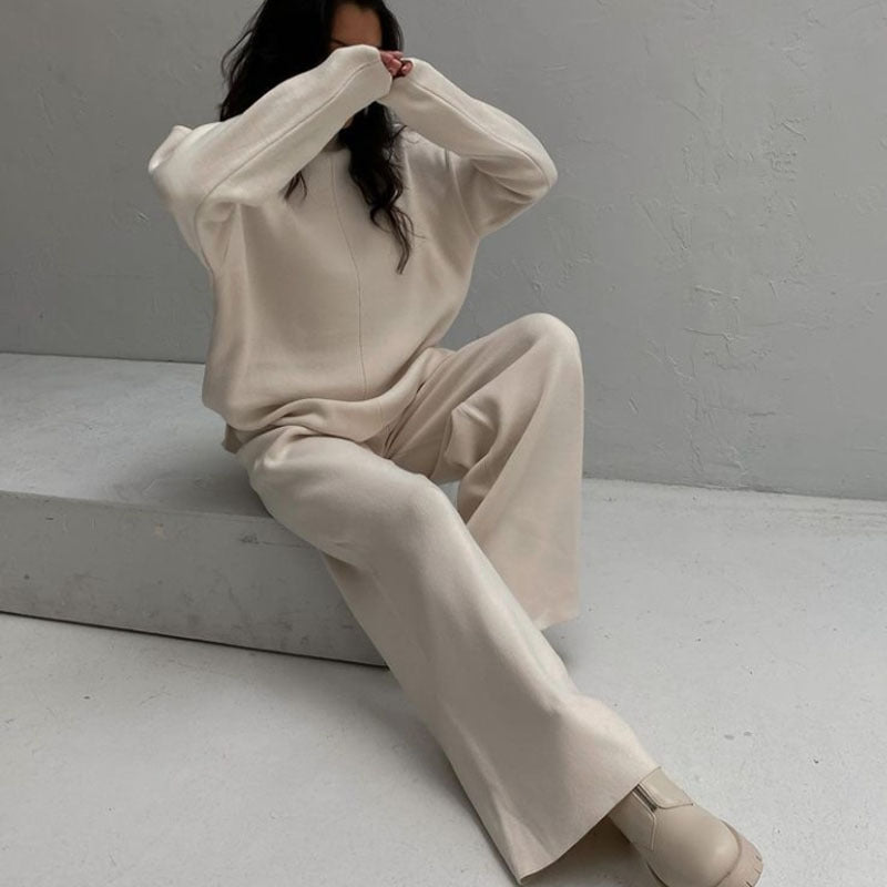 EB | Winter Perfektes Pullover- und Hosenset
