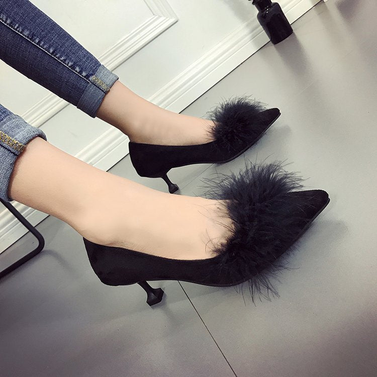 Damen elegante Pumps mit Federdetails und geschwungenem Absatz EB