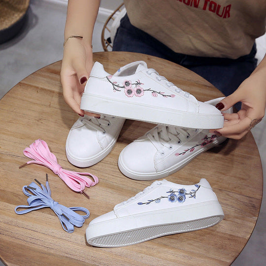 Casual Chic | Niedrige Damensneaker EB