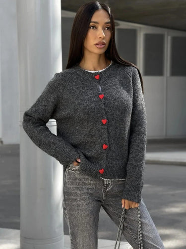 EB | Kuschelige Strickjacke mit Herzknöpfen