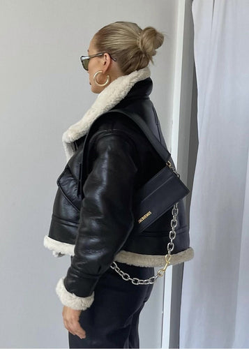 EB | Leder Shearling-gefütterte Jacke - Edgy Stil trifft auf gemütlichen Komfort