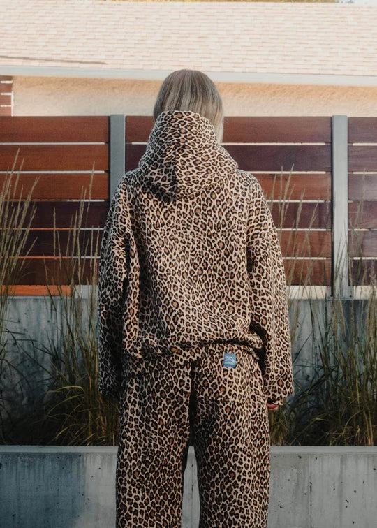 EB | Kapuzenpullover mit Leopardenmuster für einen lässig-schicken Look