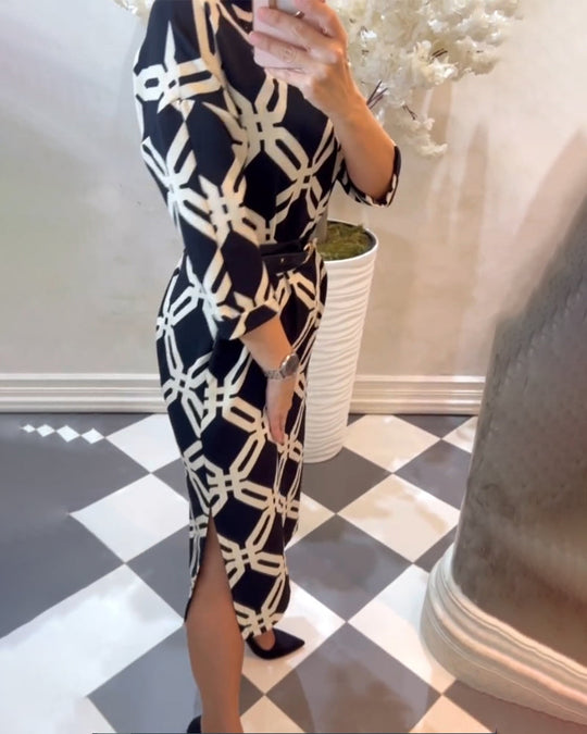EB | Kleid mit Geometrischem Print und Seitlichem Schlitz