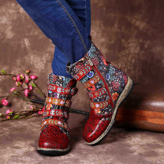 Lederstiefel für Damen mit einzigartigen Details EB