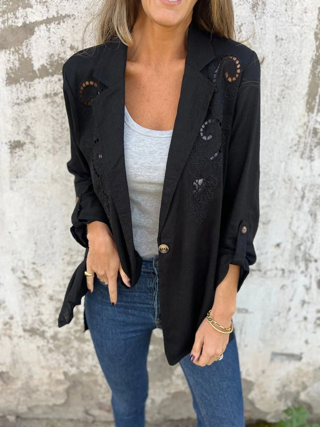 EB | Blazer mit Stickerei und Ausschnitten Klassischer Schnitt Raffiniert und Einzigartig