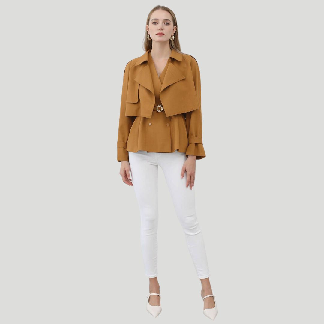 EB | Peplum-Jacke mit auffälligem Kragen und tailliertem Design
