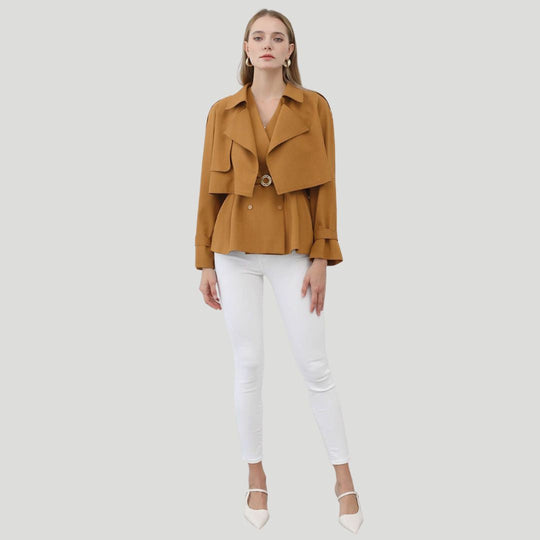 EB | Peplum-Jacke mit auffälligem Kragen und tailliertem Design