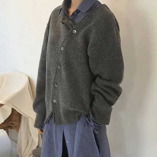 EB | Pullover mit asymmetrischen Knöpfen