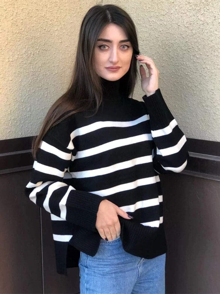 EB | Wunderschöner Pullover mit Breiten Streifen und Stehkragen