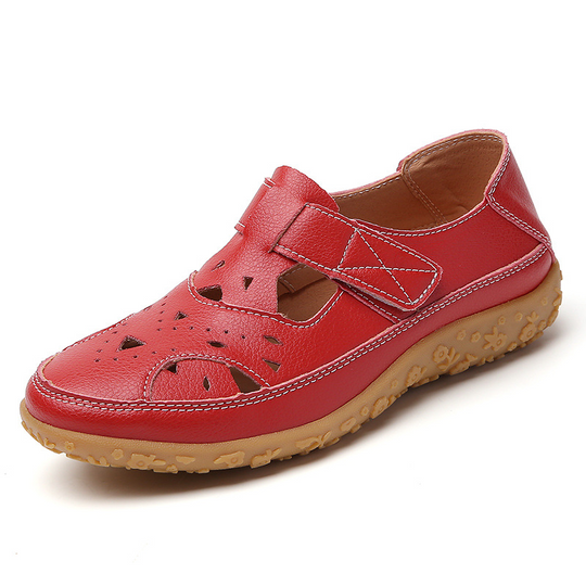 Bequeme Sommerschuhe mit Klettverschluss und Lochmuster EB