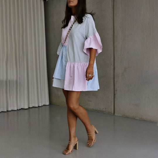 EB | Gestreiftes Kleid mit kontrastierendem Print