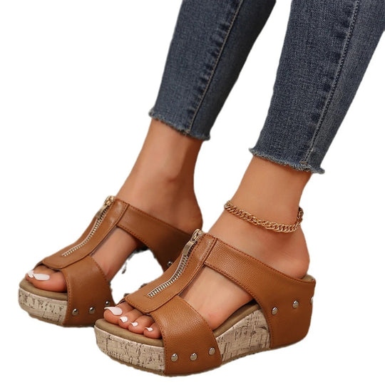 EB | Damen Fischmaul Plateau Nietensandalen