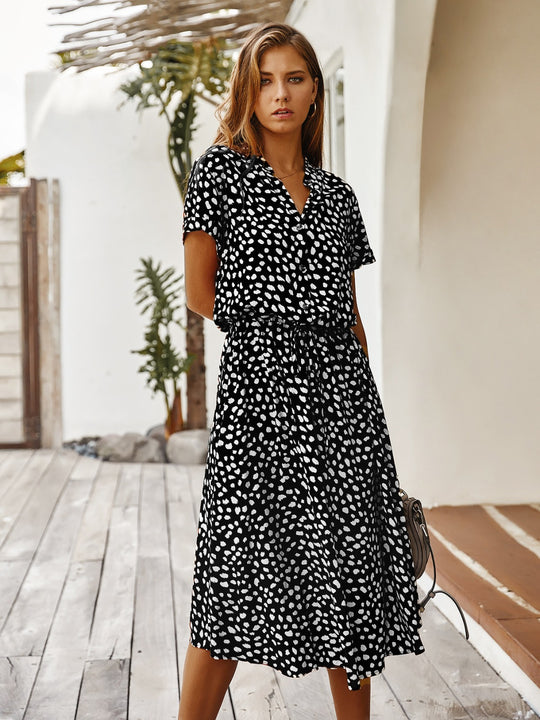 EB | Polka-Dot-Kleid mit V-Ausschnitt und Knöpfen
