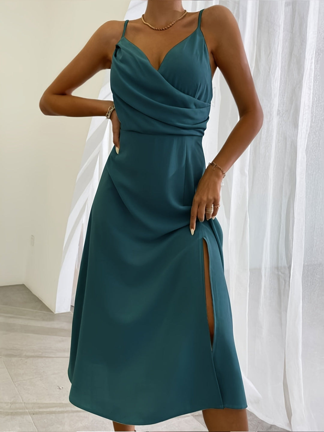 EB | V-Ausschnitt Midikleid mit Druck und Schlitz