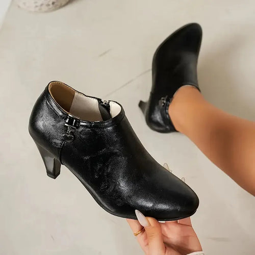 Zeitlose Stiefeletten im femininen Spitzen-Design EB EB