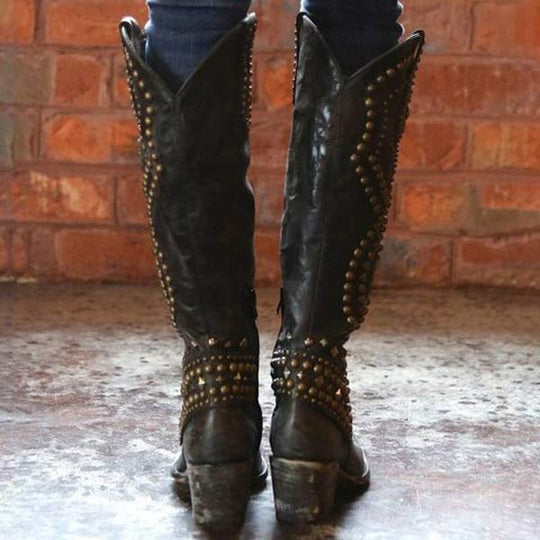 EB | Hohe Stiefel mit Metallnieten und Kobigem Absatz