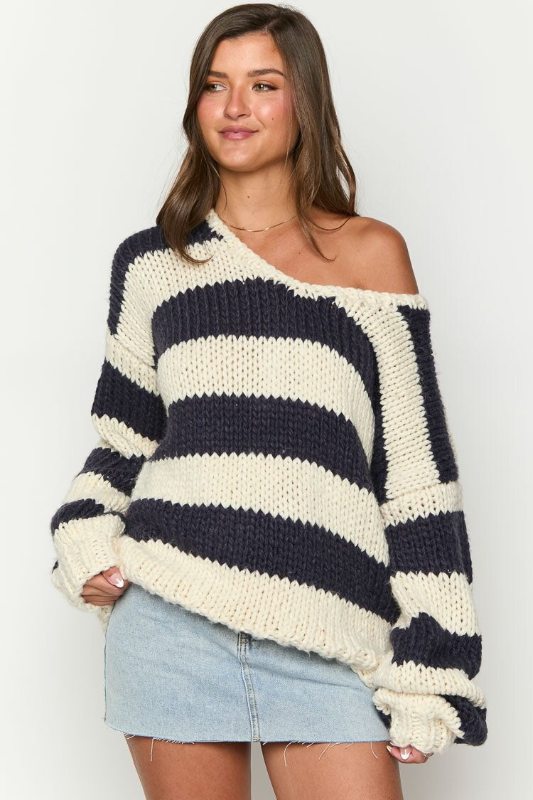 EB | Off-Shoulder gestreifter Strickpullover für den Herbst-Look