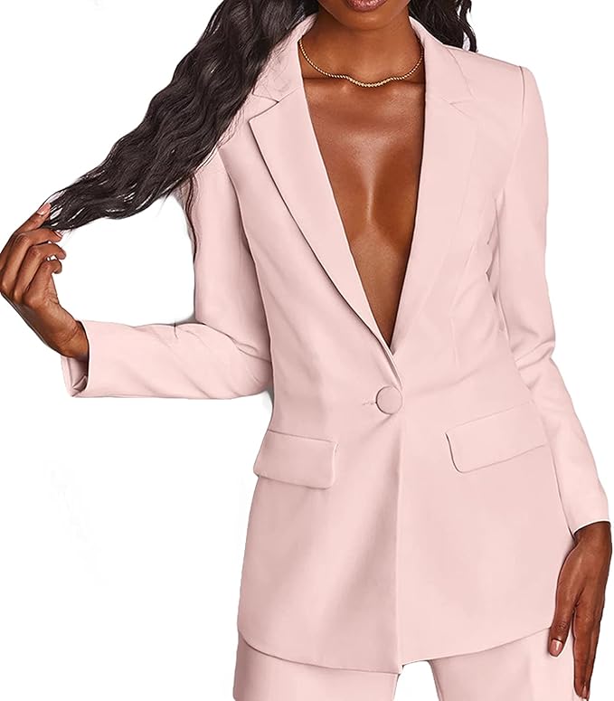 EB | Elegantes Ensemble Bestehend Aus Einem Edlen Blazer und Einer Eleganten Hose