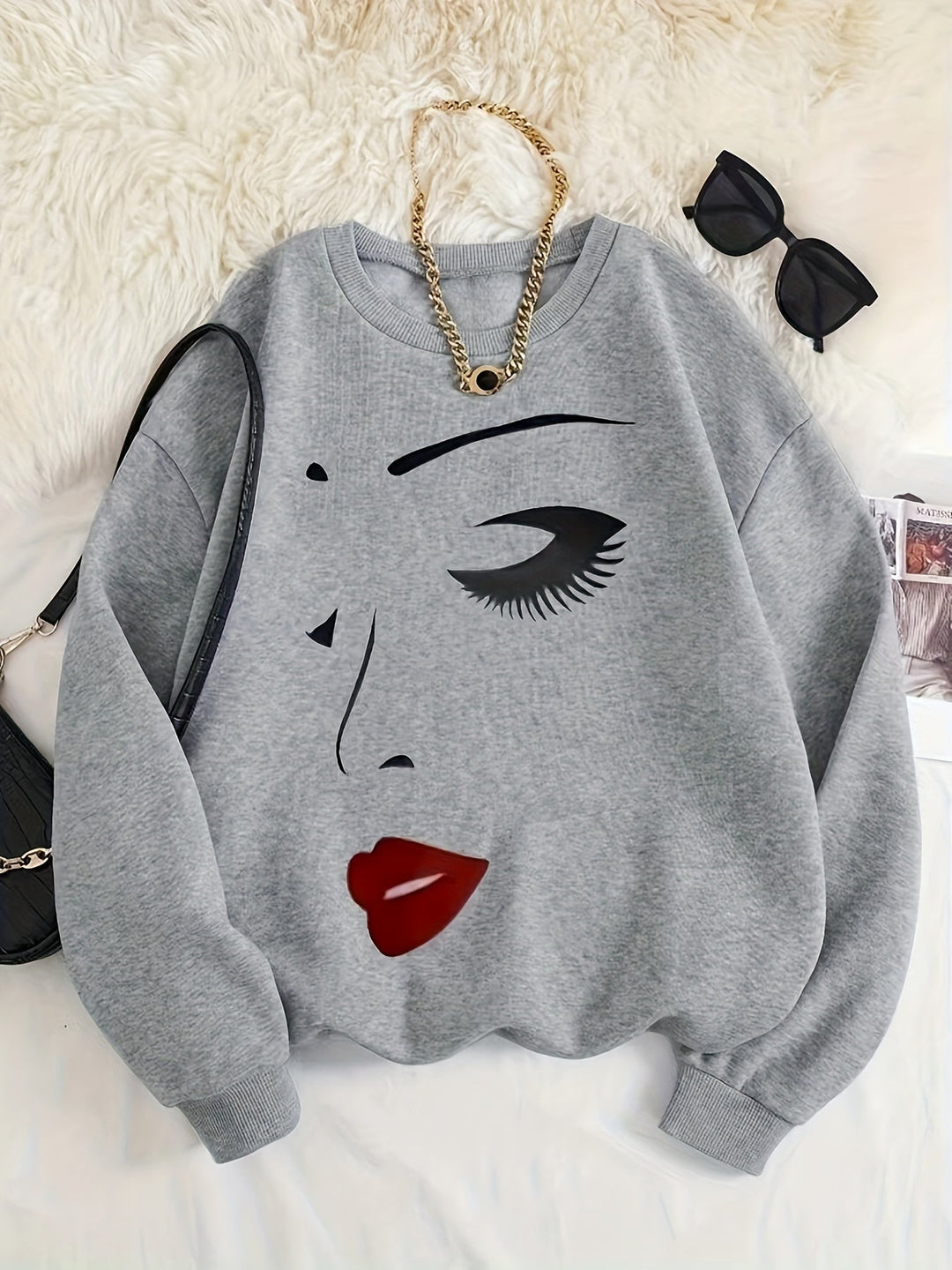 EB | Sweatshirt mit Gesichtsdruck Baumwolle Künstlerisch und Bequem