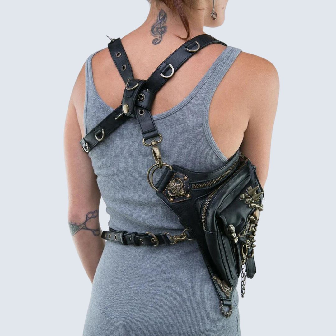 EB - Gothic Gürteltasche mit Totenkopf-Verzierungen