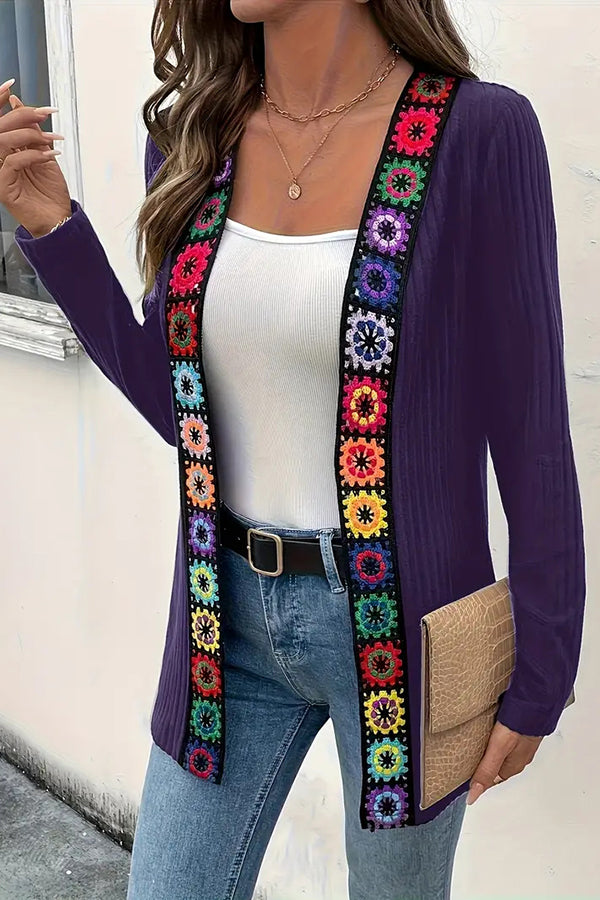 EB | Strickcardigan mit Blumenrand und langen Ärmeln