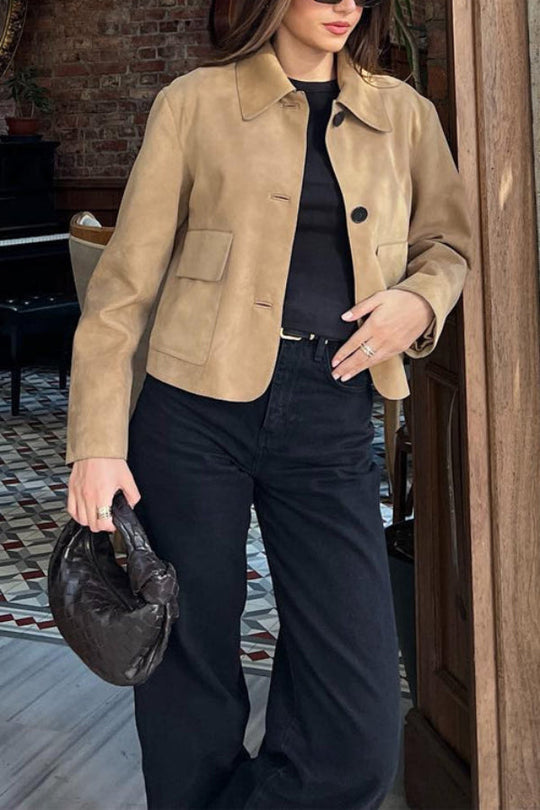 EB | Knopfverschluss Pocket Faux Suede Crop Jacke