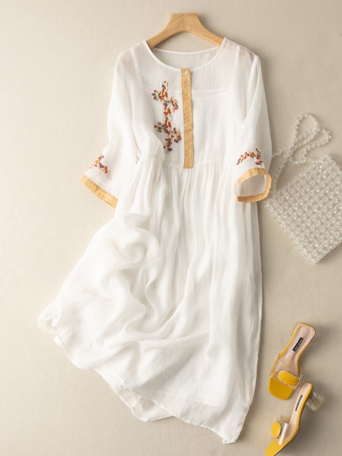 EB | Besticktes Kleid aus Baumwolle