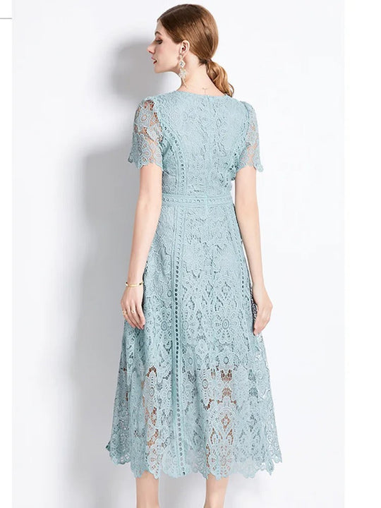 EB | Elegantes Spitzenkleid Midi-Länge