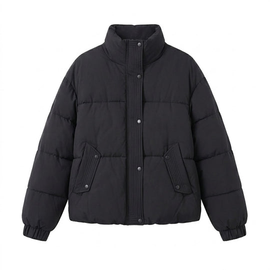 Damen nan kurzer urbaner Steppblouson mit Kapuzenansatz, aufgesetzten Klappentaschen und weichem Thermofutter EB