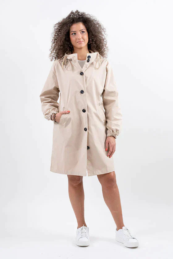 EB | Schicke Weiße Regenjacke