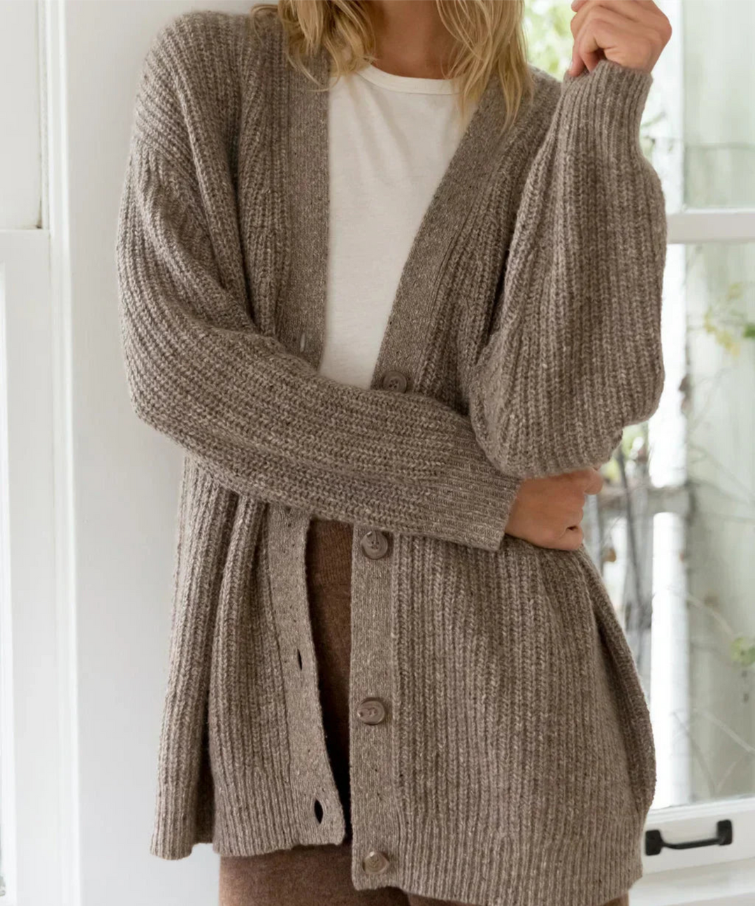EB | V-Ausschnitt-Cardigan für Frauen
