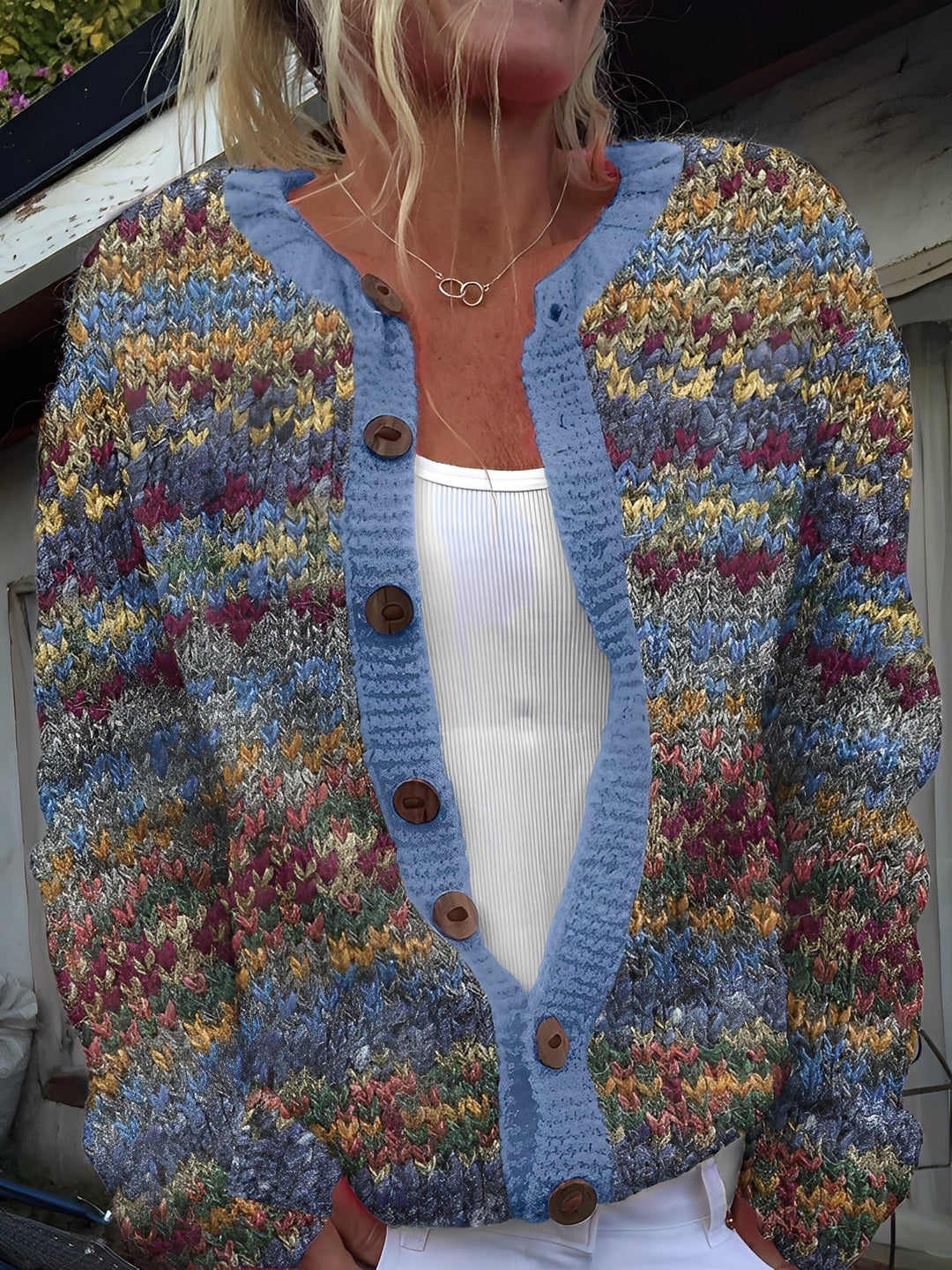 EB | Elegante Damenstrickjacke mit Knöpfen