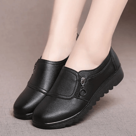 Moderner, bequemer Loafer mit Keilabsatz aus veganem Leder EB