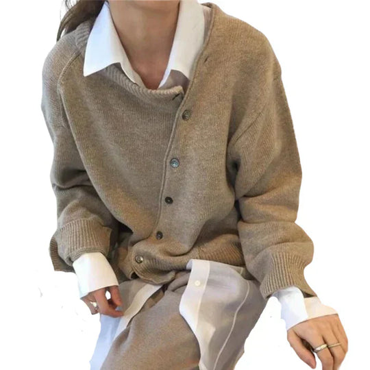 EB | Weiche Strickjacke mit Diagonaler Knopfleiste