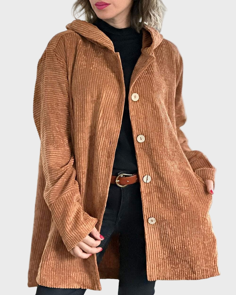 EB | Jacke mit Kapuze und Knöpfen