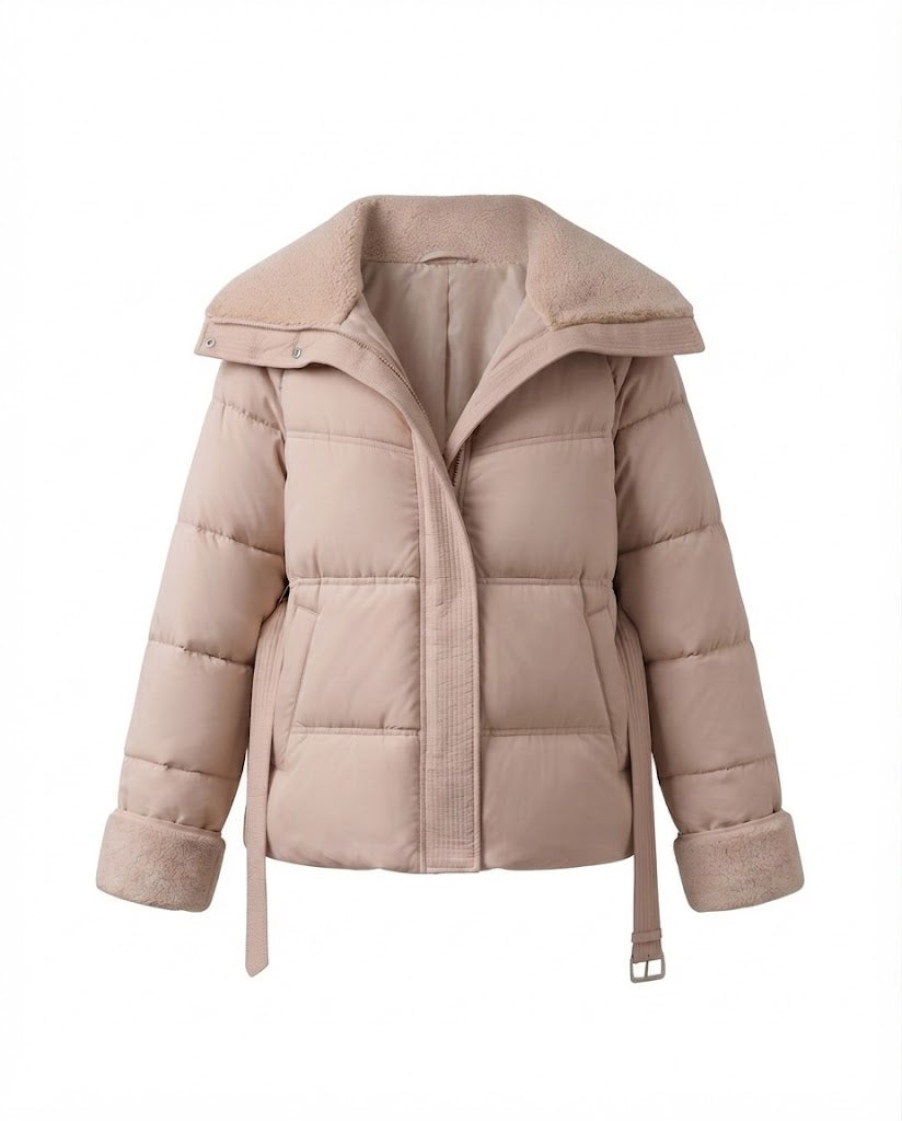 Damen nan kurzer wattierter Steppparka mit voluminösem Teddykragen, taillierendem Gürtel und verdeckter Reißverschluss EB
