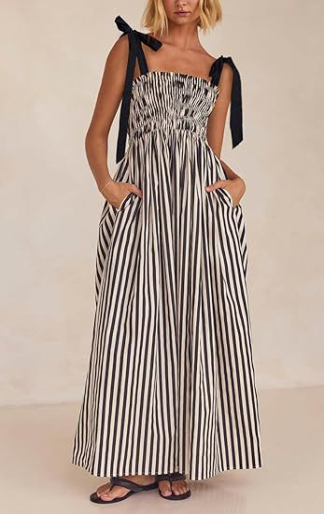 EB | Gestreiftes Hosenträgerkleid mit Taschen