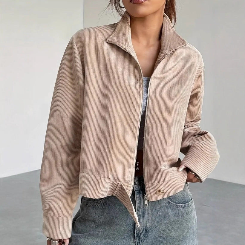 EB | Verkürzte Cordjacke mit Weitem Kragen und Reißverschluss