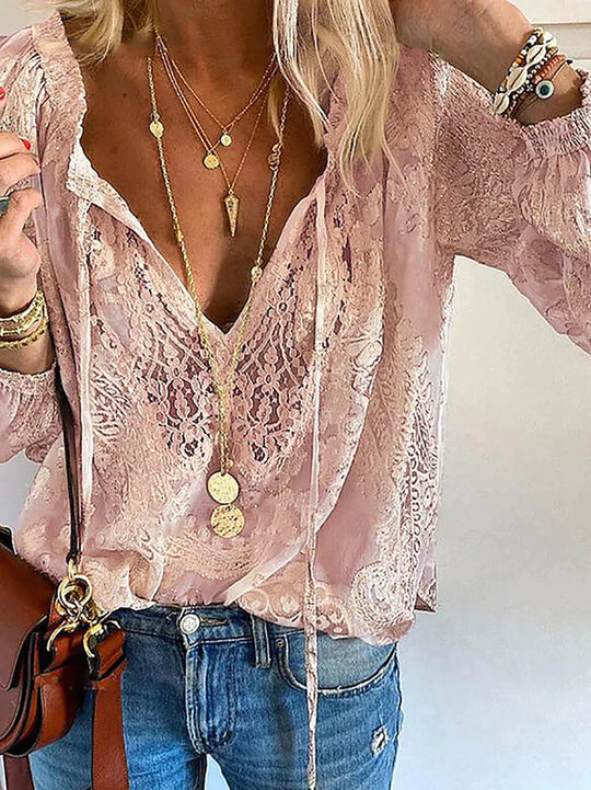 EB | Exklusive Bluse mit Spitzenverzierungen