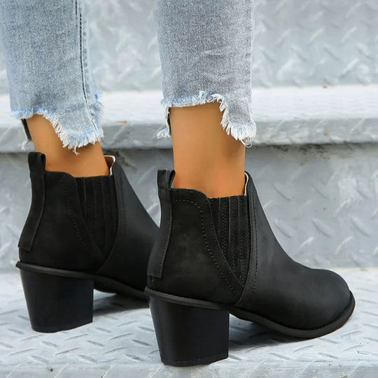 Vintage Stiefeletten mit dicken Absätzen EB