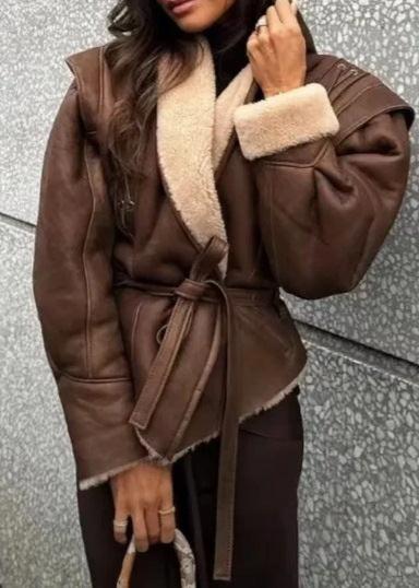EB | Wildleder Wickeljacke mit Fellbesatz