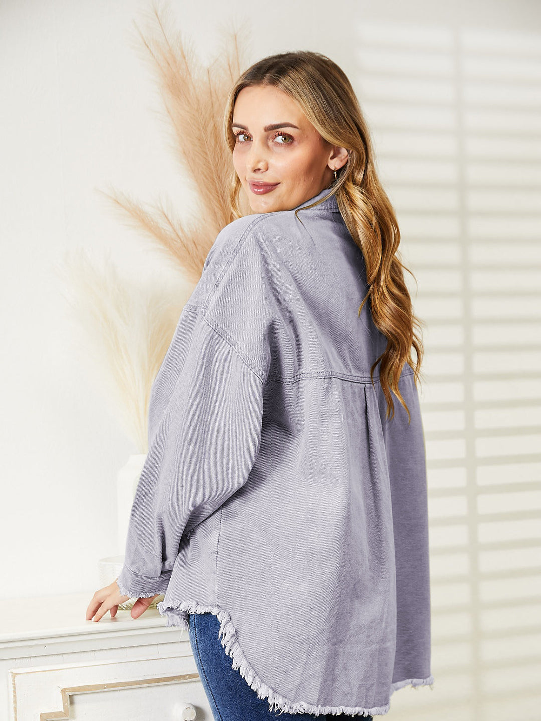 EB | Zerrissene Rohsaum-Denimjacke