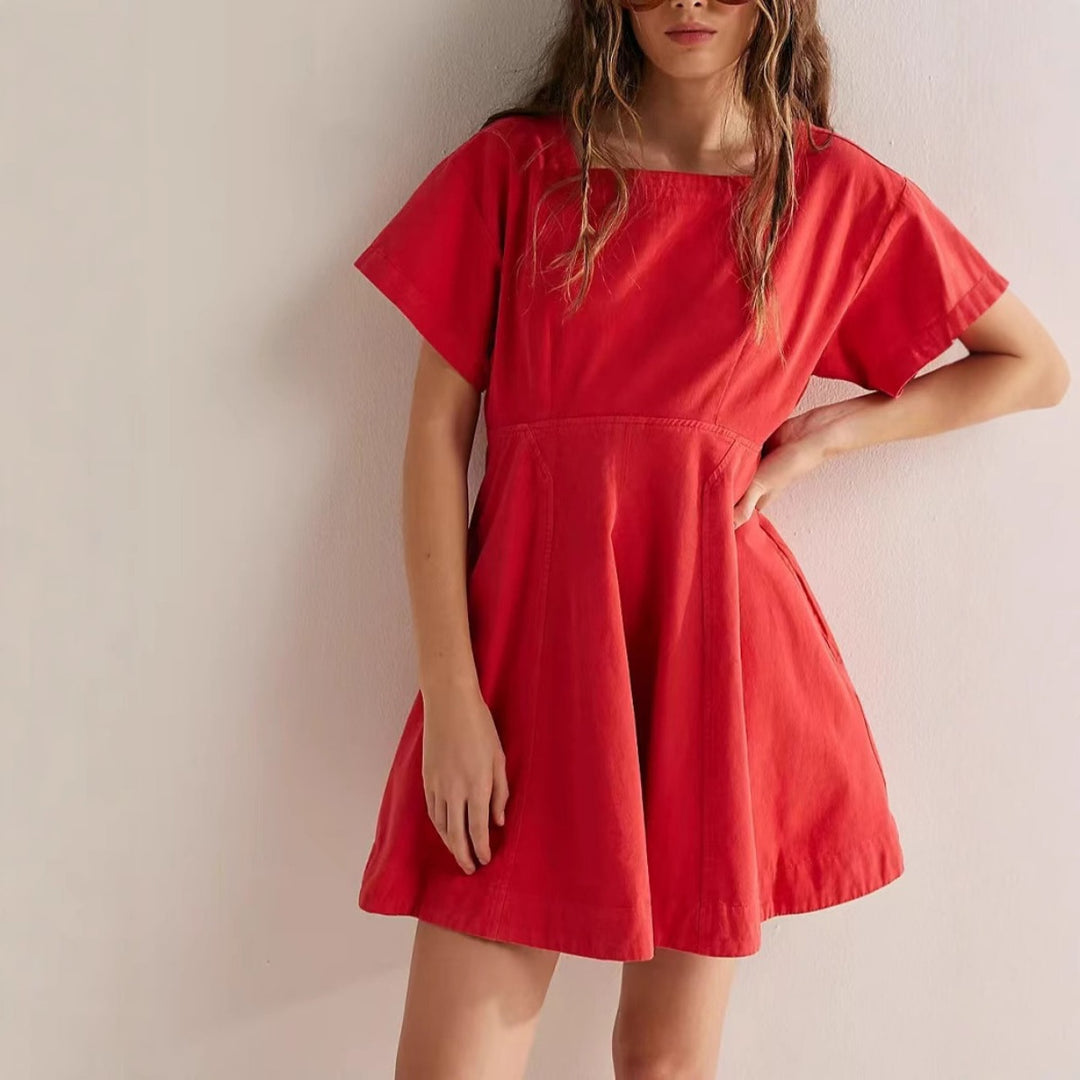 EB | Freizeitkleid mit quadratischem Ausschnitt und Knöpfen