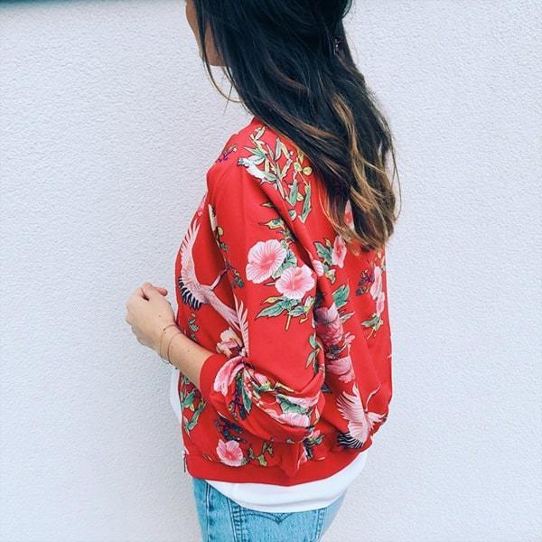 EB | Rote Jacke mit floralem Druck