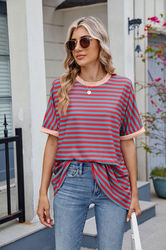 EB | Gestreiftes kontrastierendes T-Shirt