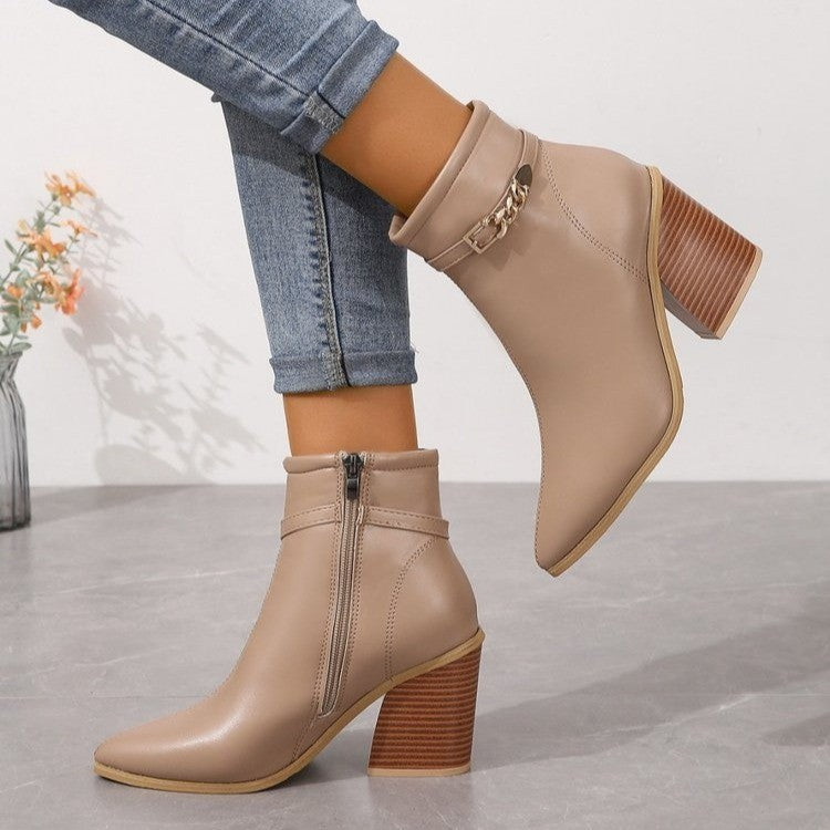 Elegante Stiefel mit seitlichem Reißverschluss und Blockabsatz EB